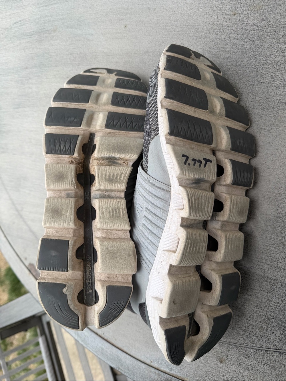 Men’s on cloud sneakers - Picture 4 of 5